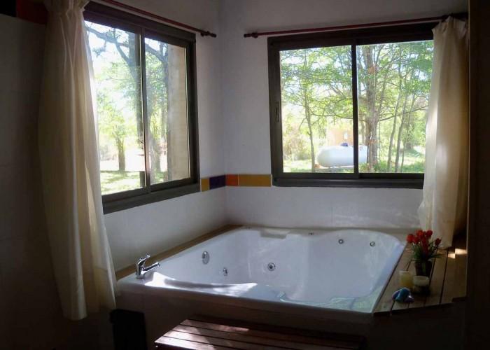 Spa con circuito hídrico e hidromasaje de Terrazas de Lobos, en Lobos